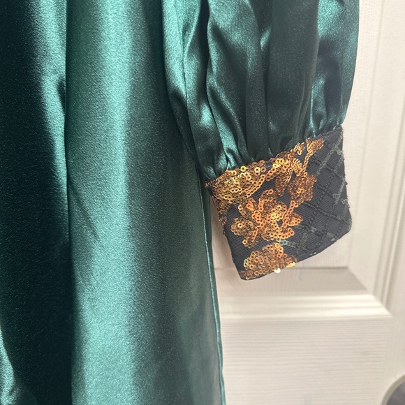 Prom Dress - Picture 2 of 5